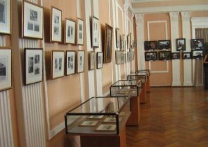 В Бишкеке открылась выставка «400 лет дому Романовых»