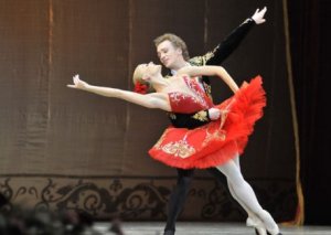 Артисты Санкт-Петербургской школы балета выступят в Бишкеке