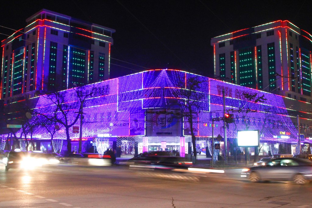 Мэрия Бишкека объявила конкурс на лучшее новогоднее оформление зданий