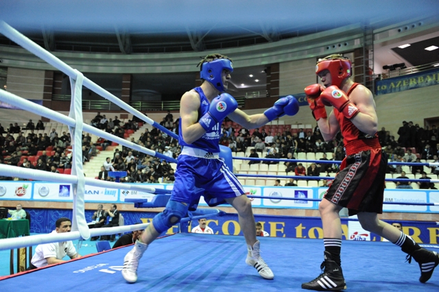 Кыргызстанец C.Скляров проиграл поединок за выход в финал лицензионного турнира по боксу в Астане