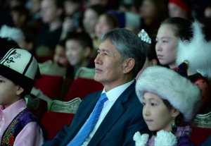  Президент призвал детей учить кыргызский язык