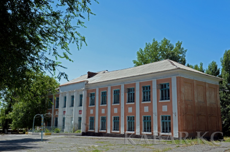 А.Атамбаев поручил местным властям начать подготовку строительства нового здания школы №6 г.Джалал-Абад